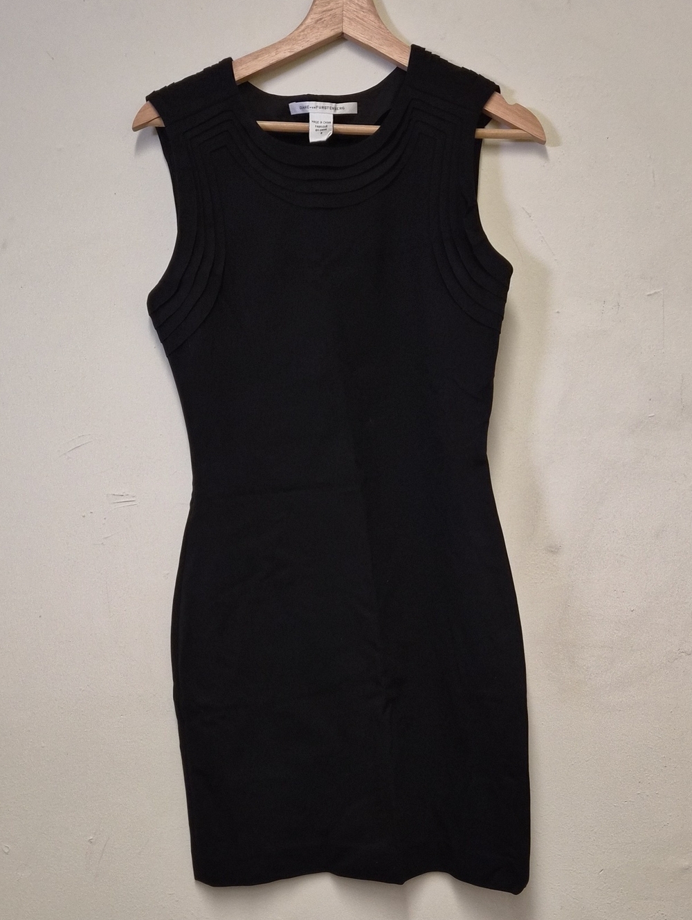 Diane Von Furstenberg Black Sleeveless Mini Dress Size 8
